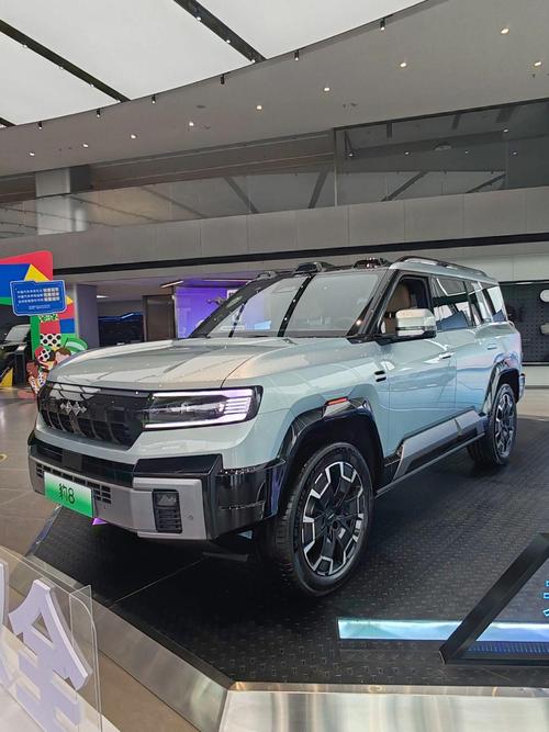 成都28比亚迪方程豹硬派越野的爆款，英菲尼迪35周年与你共成长